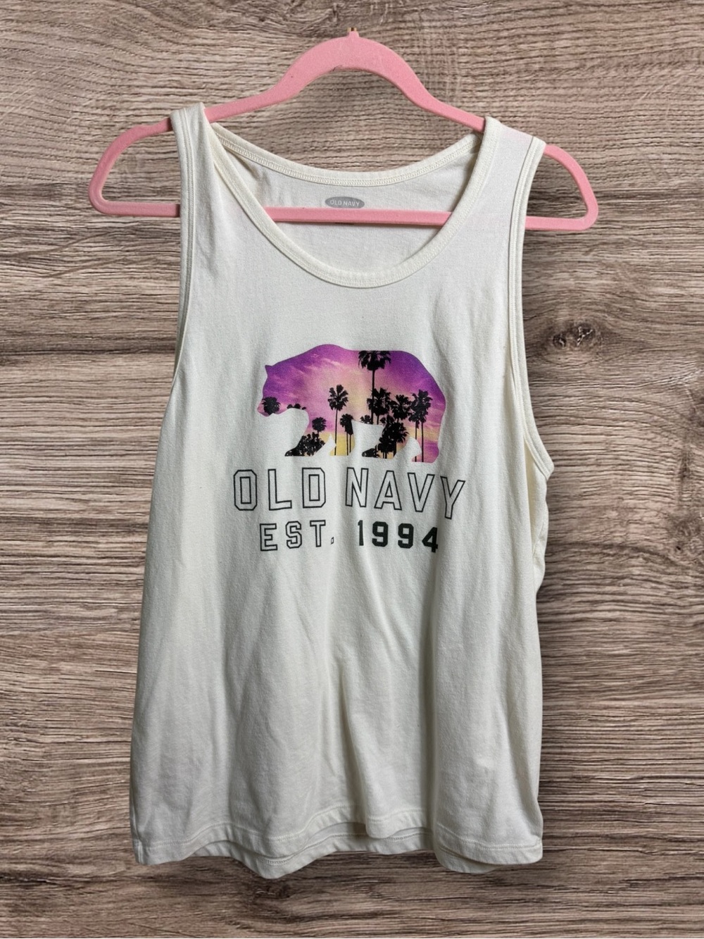 🎈3/$20 Old Navy cream  soft wash, sleeveless bear graphic tank top medium